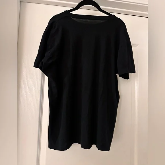 Lore Olympus Graphic Black T-Shirt size large - Picture 3 of 4